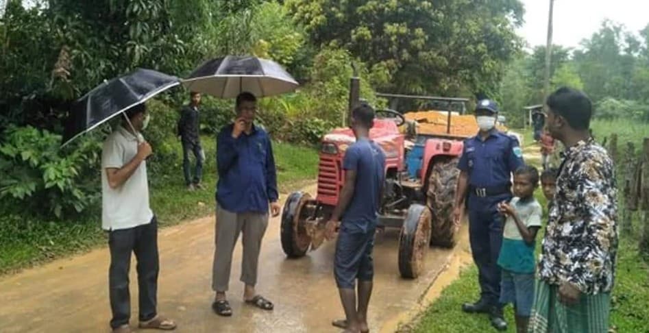 ট্রাক্টর চালকের ৫০ হাজার টাকা জরিমানা