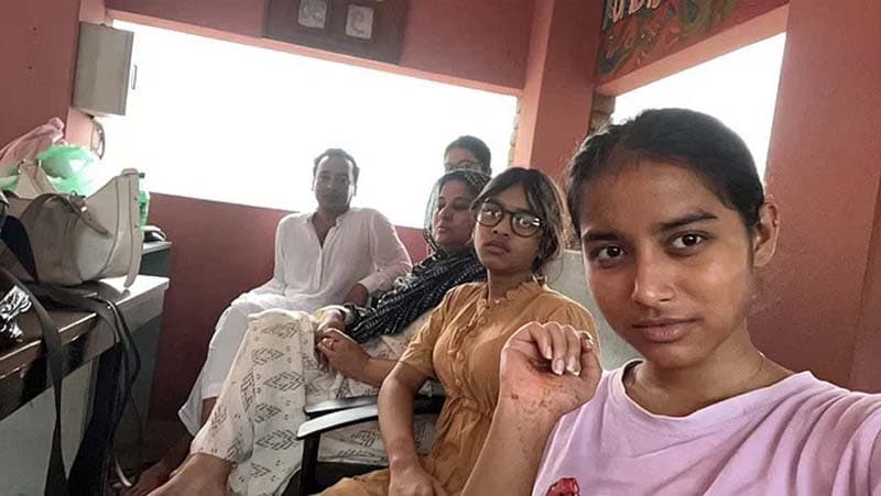 মার্কিন দূতাবাসে স্ত্রী–সন্তান নিয়ে সদ্য বরখাস্ত ডিএজি এমরান