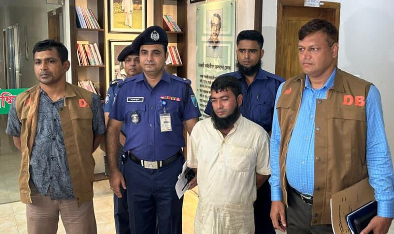 কালকিনিতে রুটি ও ডিম পড়া খাওয়ানো সেই ভূয়া কবিরাজ গ্রেফতার