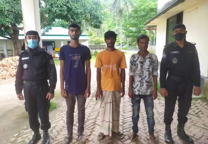 রোহিঙ্গাদের হাতে অপহৃত ৩ বাংলাদেশী পাহাড় থেকে উদ্ধার