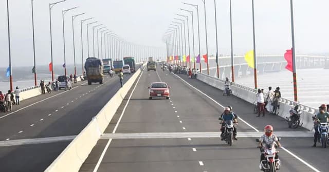 পদ্মা সেতুতে ৩ মাসে ২শ কোটি টাকার বেশি টোল আদায়