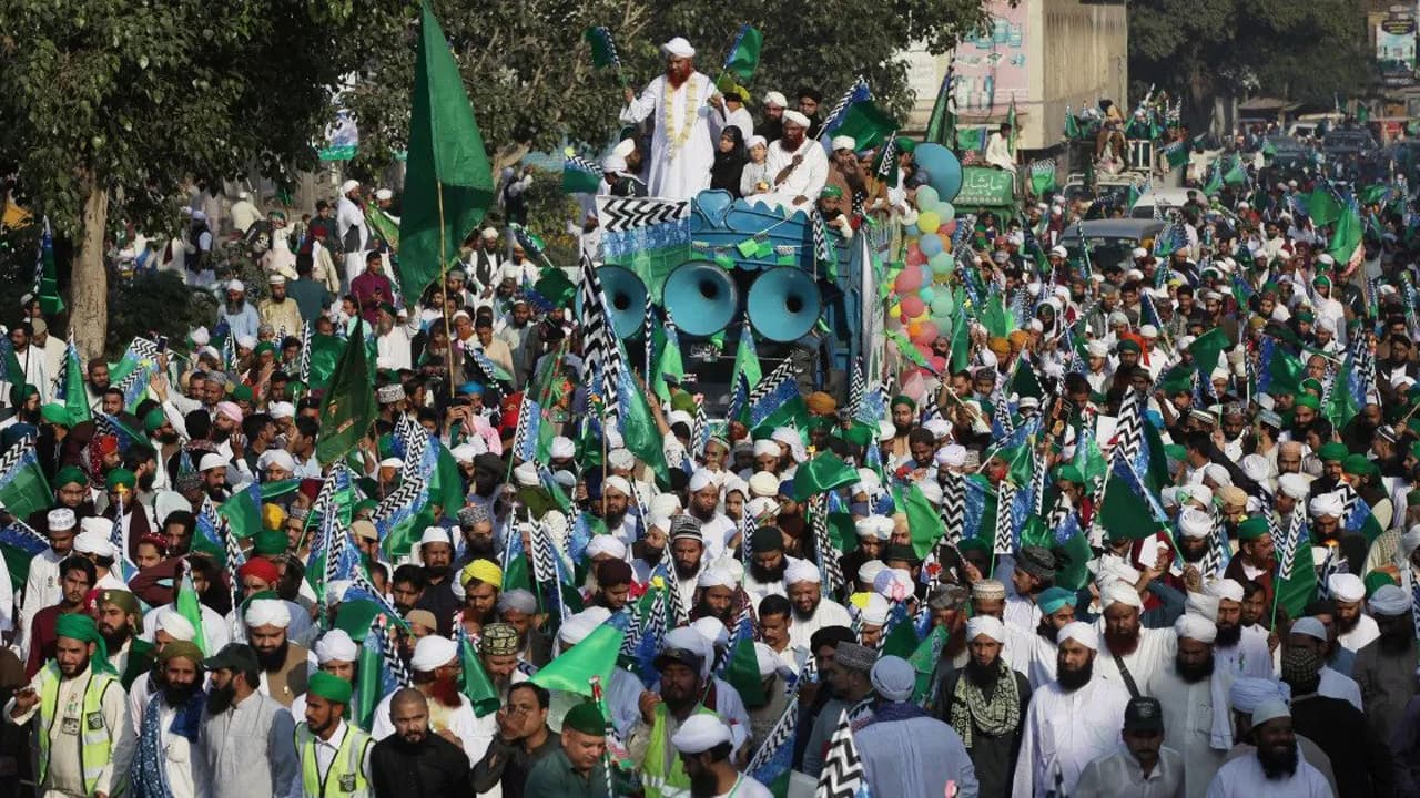 পাকিস্তানে ঈদে মিলাদুন্নবীর মিছিলে ভয়াবহ বোমা হামলা, নিহত ৩৪