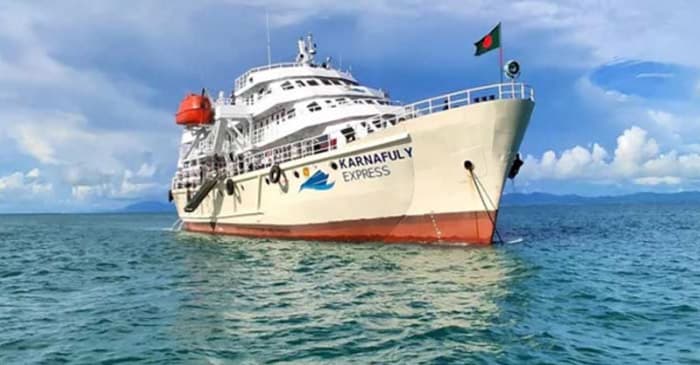 কক্সবাজার-সেন্টমার্টিন রুটে জাহাজ চলাচল শুরু