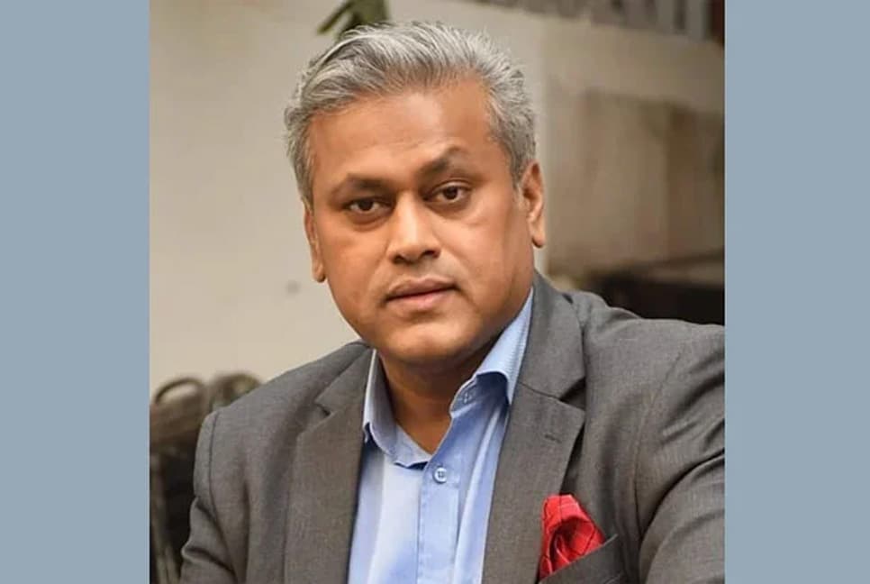 ফেসবুক লাইভে গ্রাহকদের গালাগালি করলেন ই-কমার্সের ‘পলাতক’ এমডি