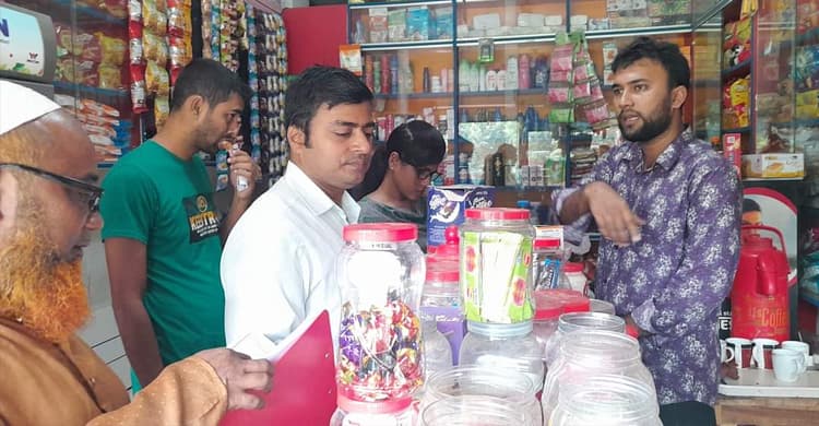 বাকেরগঞ্জে মেয়াদোত্তীর্ণ পণ্য রাখায় ১১ প্রতিষ্ঠানকে জরিমানা