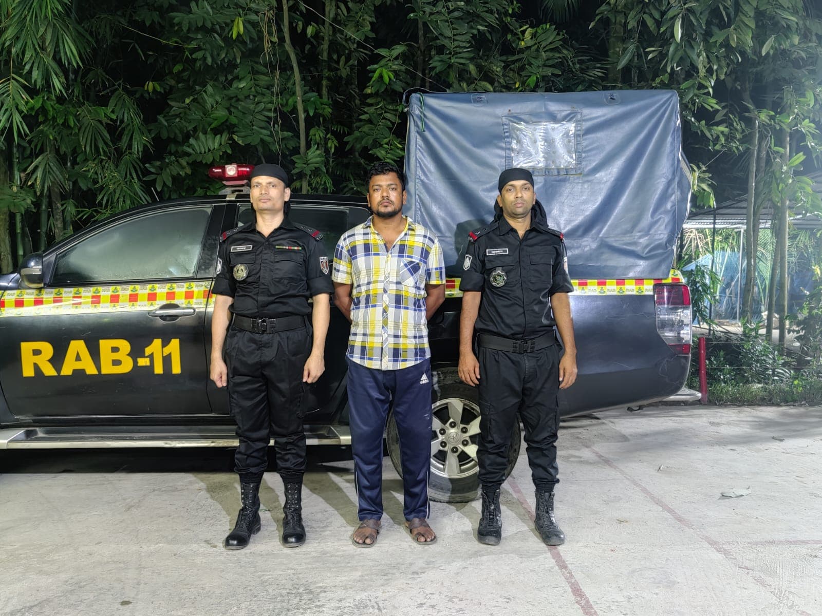 নোয়াখালীতে হত্যা মামলার পলাতক আসামি গ্রেফতার