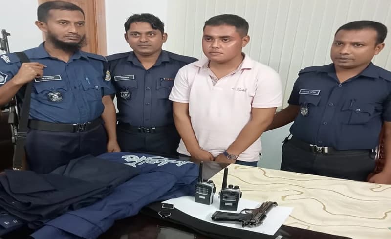 নকল ওয়াকিটকি ও পিস্তলসহ পিরোজপুরে ভুয়া পুলিশ গ্রেফতার