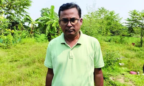 পুটিয়া সীমান্তে বিজিবির হাতে আটক যুগ্ম সচিব