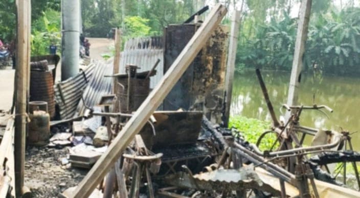 ভূঞাপুরে দোকানে আগুন, প্রায় ৫ লক্ষ টাকার ক্ষয়ক্ষতি