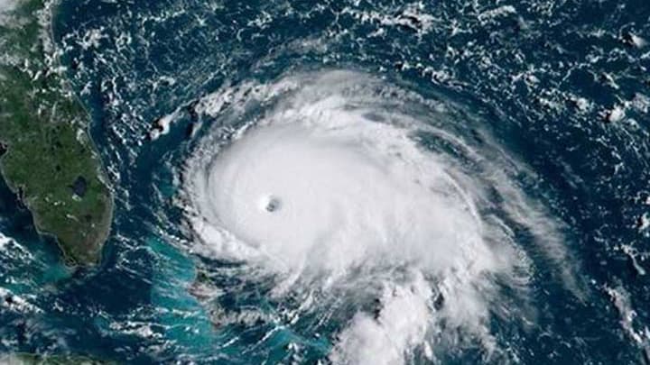 মোড় ঘুরে বাংলাদেশের দিকে ঘূর্ণিঝড় সিত্রাং