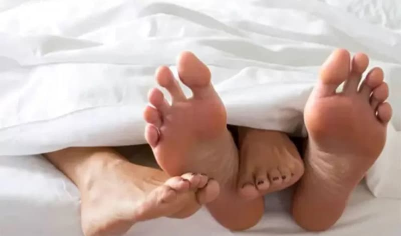 অনলাইন ক্লাস চলাকালে শিক্ষার্থীর যৌন সঙ্গম