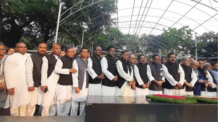 জেলহত্যা দিবসে বঙ্গবন্ধুর প্রতিকৃতিতে শ্রদ্ধা আ.লীগের