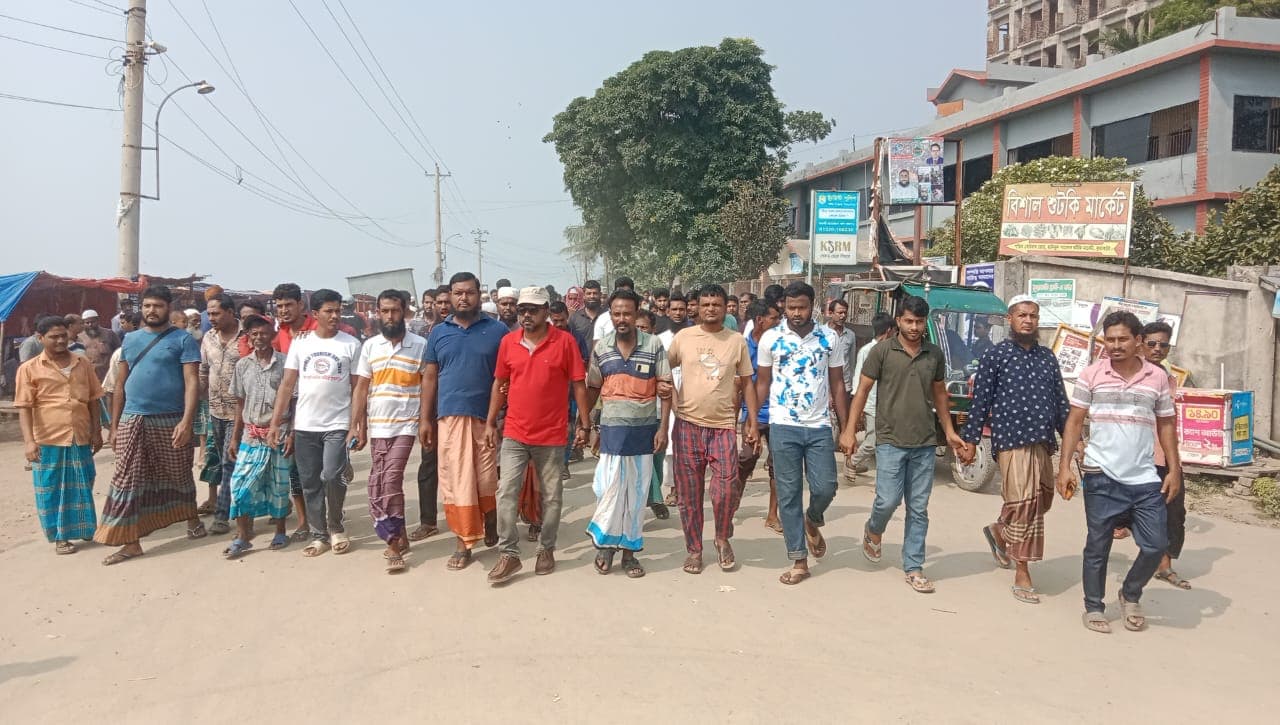 কুয়াকাটায় উচ্ছেদ অভিযান: ক্ষুদ্র ব্যবসায়ীদের প্রতিবাদ ও জেলা প্রশাসনের আল্টিমেটাম