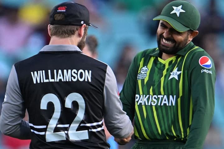 সেমিফাইনালে টস জিতে ব্যাটিংয়ে নিউজিল্যান্ড