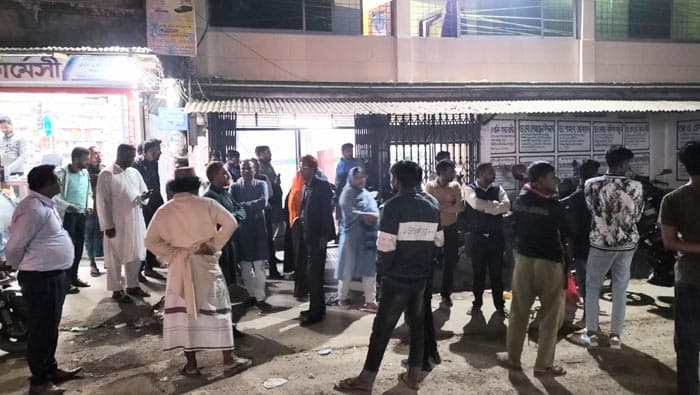 চিকিৎসকের দায়িত্বহীনতায় ভূরুঙ্গামারীতে নবজাতকের মৃত্যুর অভিযোগ