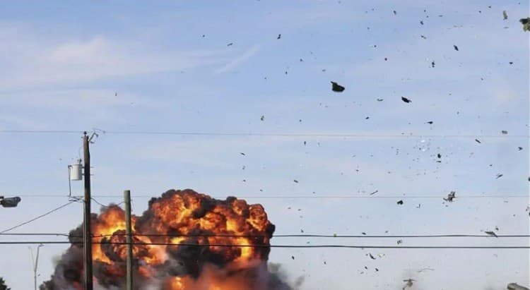 যুক্তরাষ্ট্রে দুই সামরিক বিমানের সংঘর্ষ, নিহত ৬