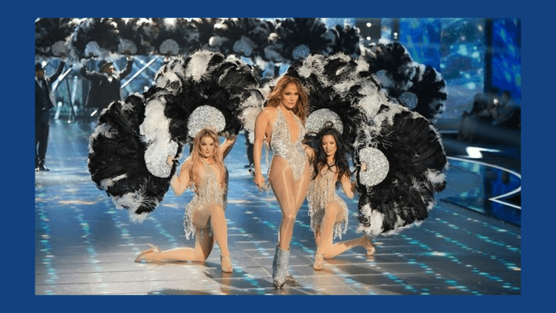 সৌদি আরবে অর্ধনগ্ন হয়ে নেচে-গেয়ে মাতিয়ে গেলেন- জেনিফার লোপেজ