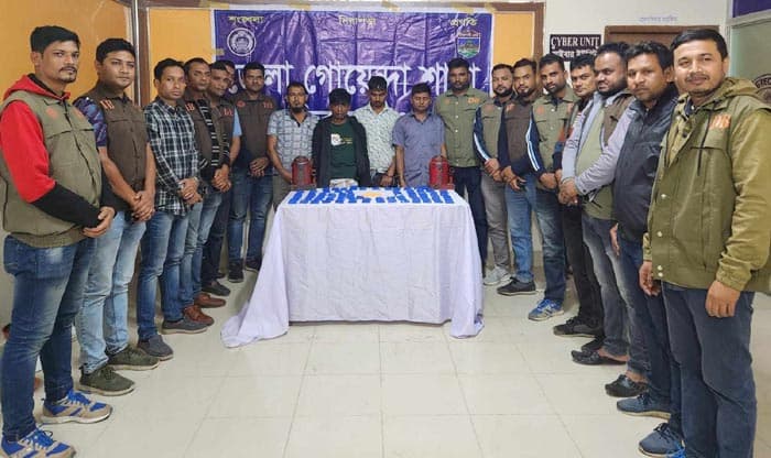 সিরাজগঞ্জে ১৬ হাজার পিচ ইয়াবাসহ আটক ৪