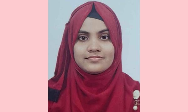 ডুয়েটে চান্স পেয়েও অর্থাভাবে দুশ্চিন্তায় বানারীপাড়ার মারিয়া