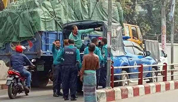 বরিশালে মিছিল থেকে বিএনপি ও স্বেচ্ছাসেবক দলের আহ্বায়কসহ গ্রেপ্তার ৩
