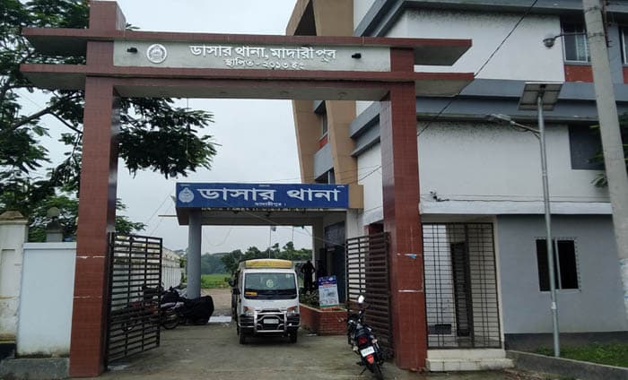 ডাসারে অপহরনের সাতদিনেও উদ্ধার হয়নি ৭ম শ্রেনীর ছাত্রী!