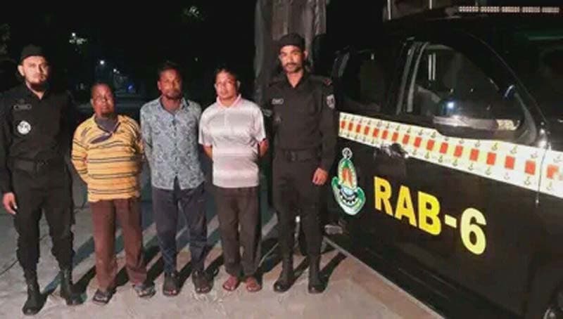 মোংলায় মলম পাটির মূলহোতাসহ আটক ৩