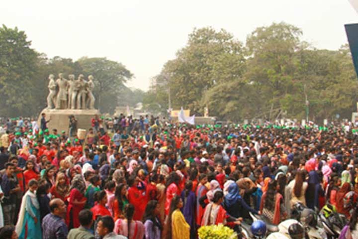 যুব মহিলা লীগের সম্মেলনে যোগ দিচ্ছেন নেতাকর্মীরা