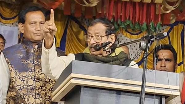 বীর মুক্তিযোদ্ধার ‘ঘাড় মটকে’ দেওয়ার হুমকি দিলেন সমাজকল্যাণমন্ত্রী!