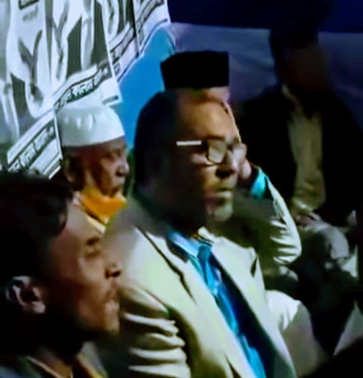 ৭ তারিখ নৌকা পাশ না করলে আমারে থুথু দিও : আ.লীগ নেতার ভিডিও ভাইরাল