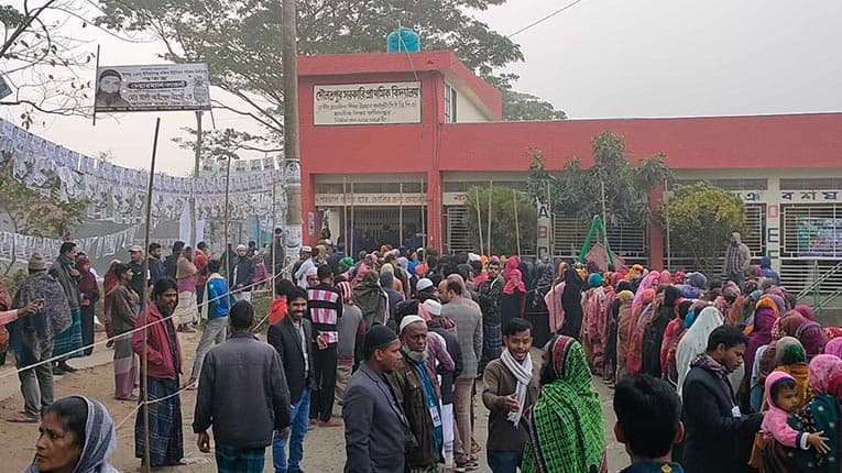 কুমিল্লায় ১৭ ইউপিতে ভোটগ্রহণ চলছে