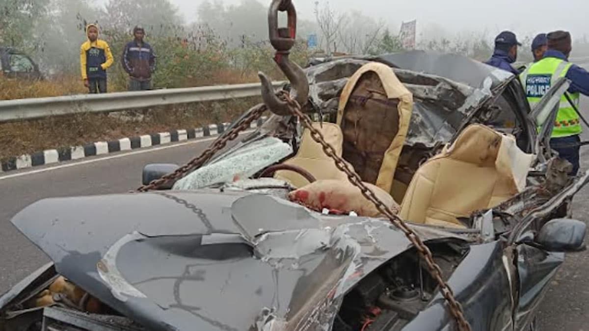 ফরিদপুরে ট্রাকের ধাক্কায় প্রাইভেটকারের ৩ যাত্রী নিহত