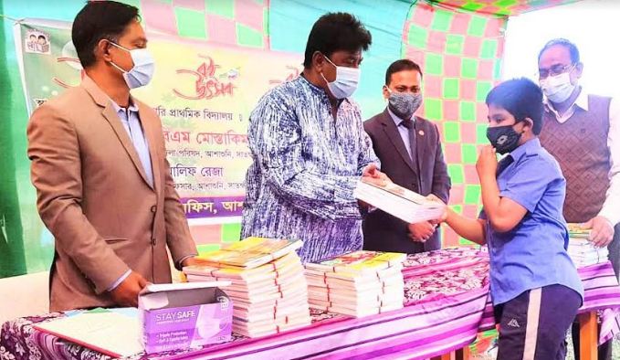 আশাশুনিতে সাড়ম্বরের সাথে বই উৎসব উদ্বোধন