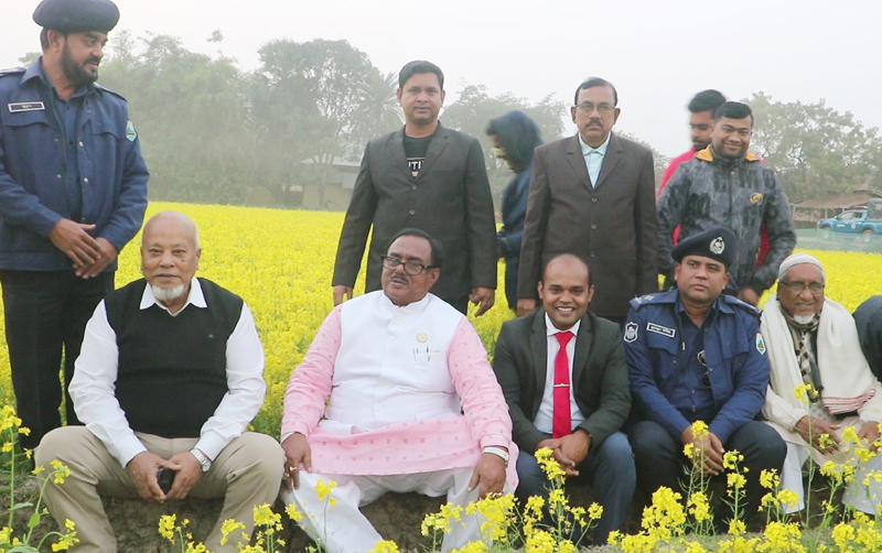 দেশে এবার ভোজ্য তেলের আমদানি নির্ভরতা কমবে: নওগাঁয় খাদ্যমন্ত্রী