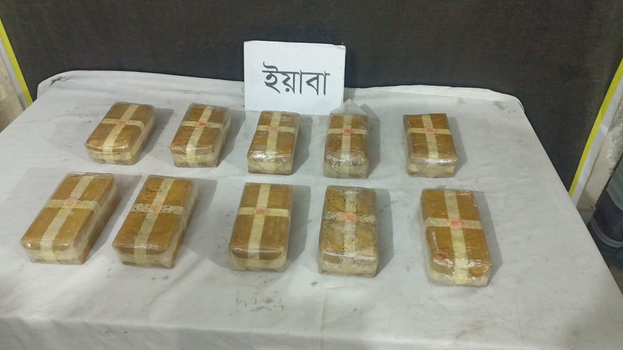 টেকনাফে ১ লাখ ইয়াবাসহ মাদক কারবারি আটক