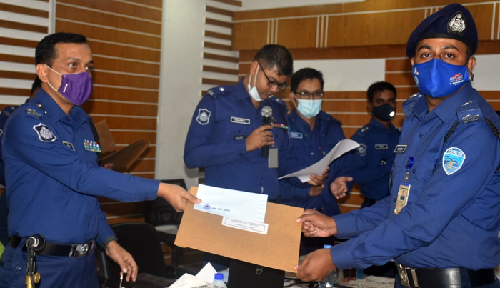 কুমিল্লা জেলার শ্রেষ্ঠ এসআই সম্মাননা পেলেন নাজমুল হাসান