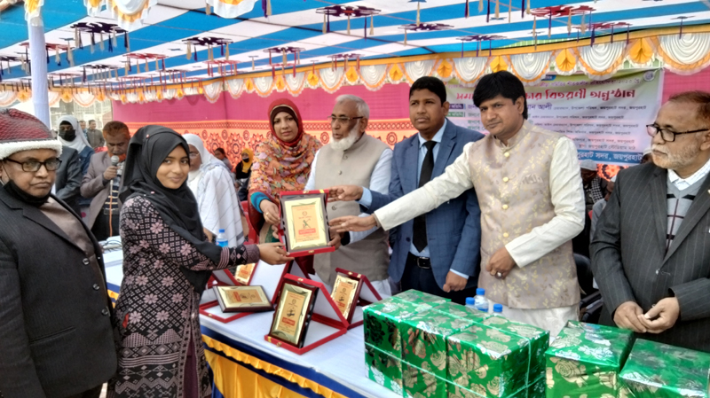 জয়পুরহাটে ৪দিন ব্যাপী ক্রীড়া প্রতিযোগীতার পুরস্কার বিতরণ