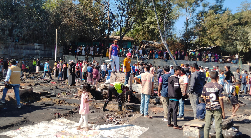 টেকনাফে রোহিঙ্গা ক্যাম্পে অগ্নিকাণ্ড, পুড়ে ছাই ৬২ ঘর, শিশুর মৃত্যু