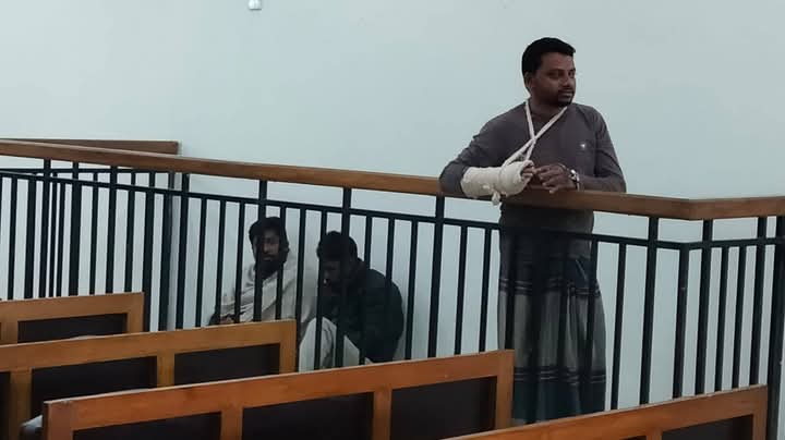 ঝালকাঠি কারাগারে ছাত্রলীগ নেতাকে পিটিয়ে হাত ভাঙ্গার অভিযোগ