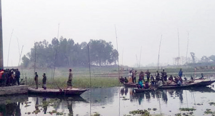 হাঁস পড়ল নদীতে, ডুব দিয়ে ব্যবসায়ী নিখোঁজ