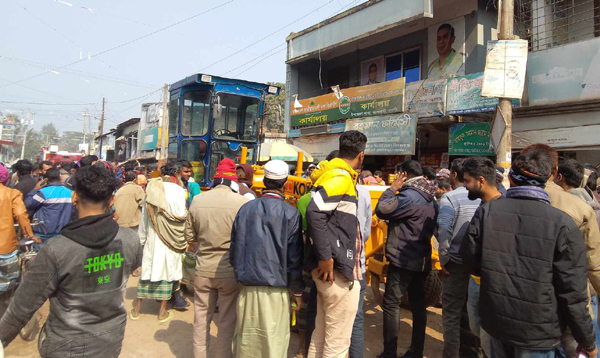 বদলগাছীতে রাস্তার কাজে নিয়োজিত মোটর গ্রেডারের চাপায় নারীর মৃত্যু