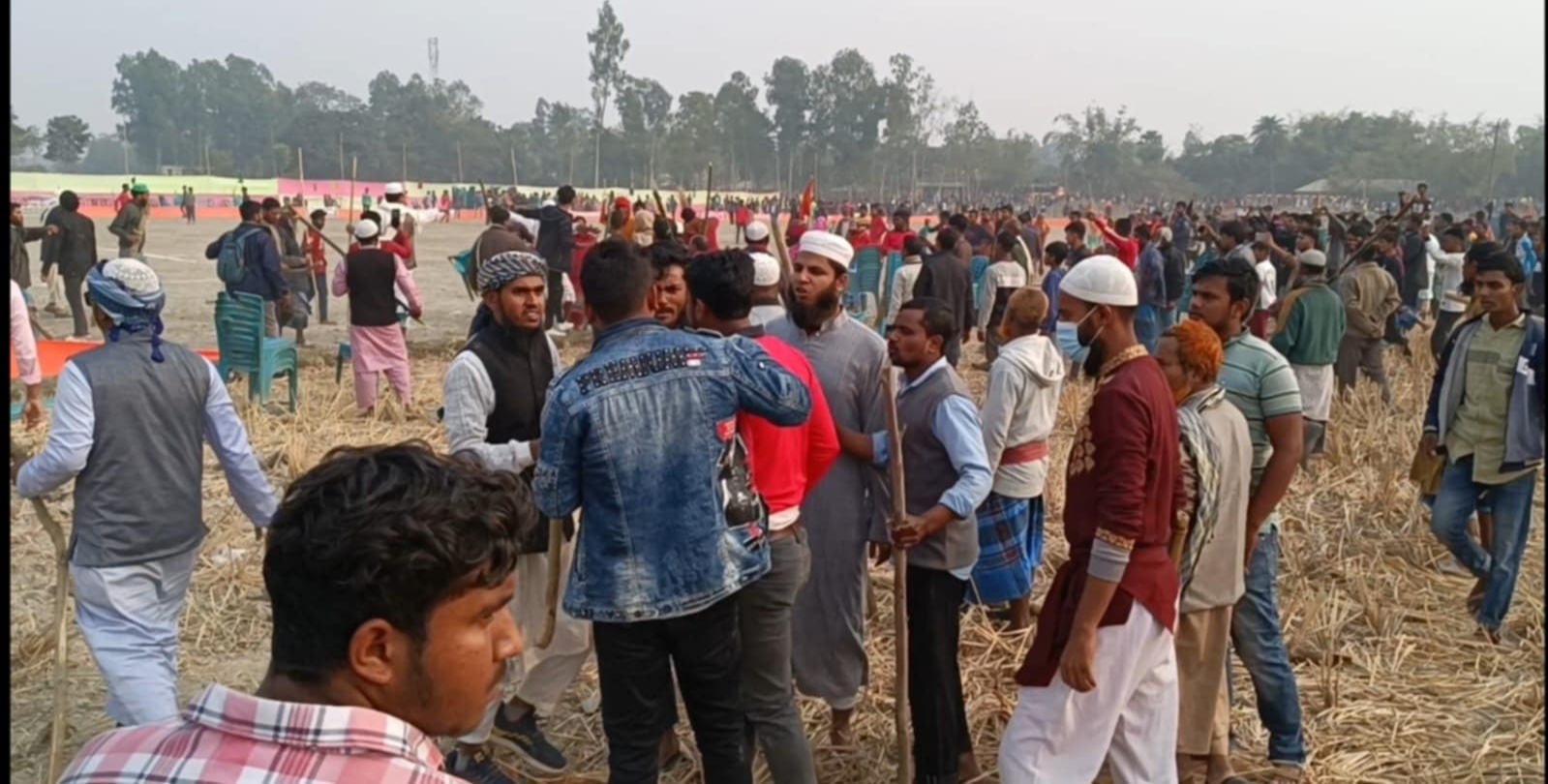 হাকিমপুরে প্রমীলা ফুটবল টুর্নামেন্ট বন্ধের দাবিতে সংঘর্ষ, আহত ১০