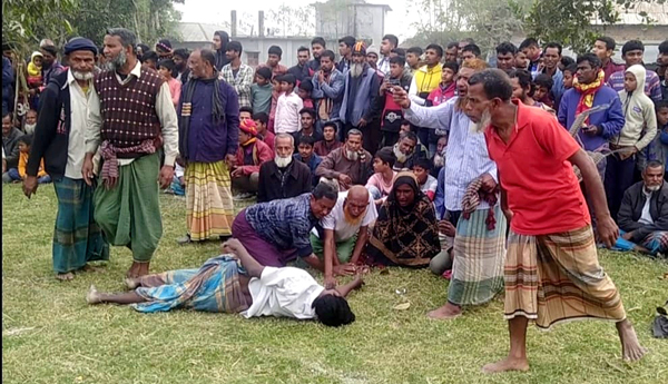 তান্ত্রিকদের মন্ত্রে দিনাজপুরে গ্রামীণ পাতাখেলা অনুষ্ঠিত