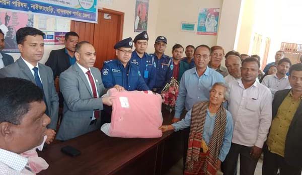 ঘুমধুমে সীমান্ত পরিদর্শনে বান্দরবানের জেলা প্রশাসক