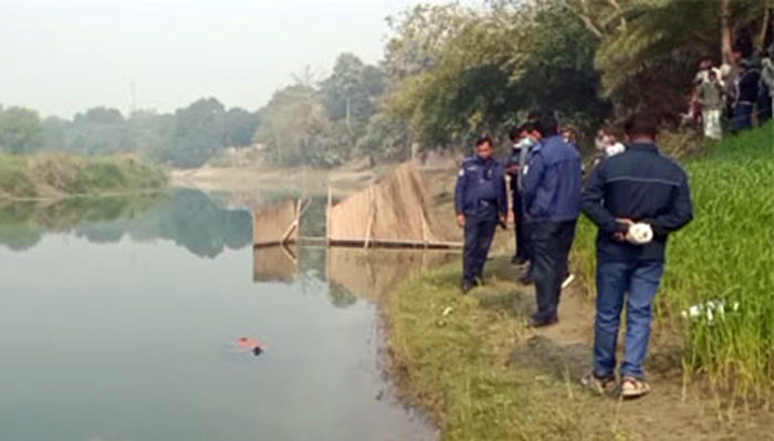 বড়াল নদী থেকে অজ্ঞাত বৃদ্ধার লাশ উদ্ধার