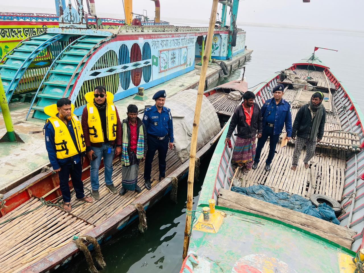 ইনিউজের প্রতিবেদনের পর নৌপথে অভিযান, দুটি ট্রলার জব্দ ও জরিমানা