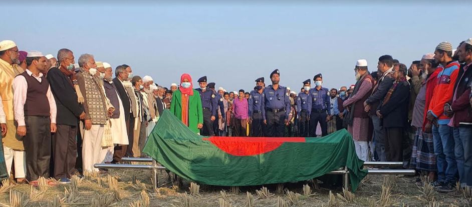 কাউখালীতে বীর মুক্তিযোদ্ধা মরহুম আঃ ছালামকে রাষ্ট্রীয় মর্যাদায় দাফন