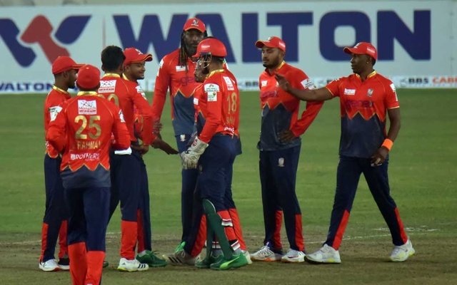 কুমিল্লাকে হারিয়ে পয়েন্ট টেবিলের শীর্ষে সাকিবের বরিশাল