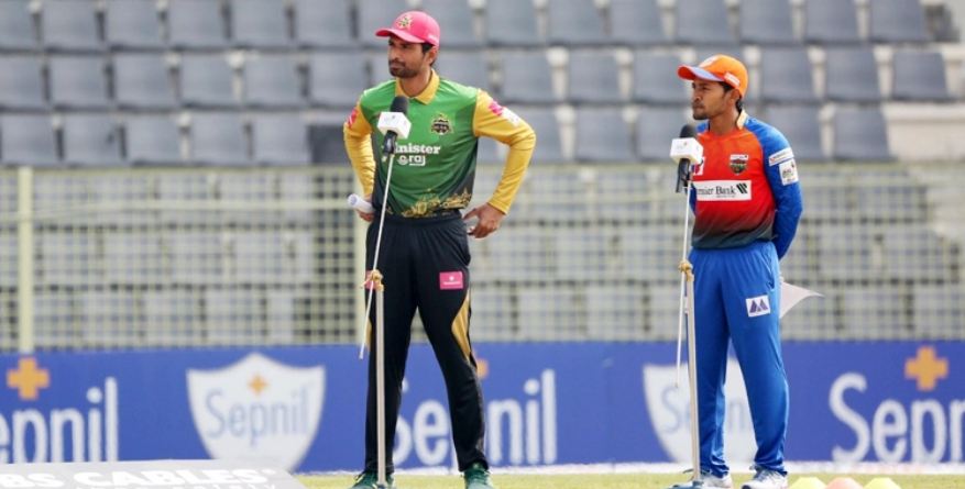 ঢাকার বিপক্ষে টস জিতে ব্যাটিংয়ে খুলনা