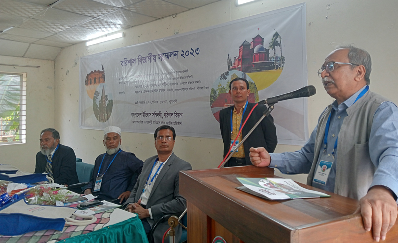 শিক্ষার্থীদের মুক্তিযুদ্ধের সঠিক ইতিহাস পড়াতে হবে: অধ্যাপক ড.মুনতাসীর মামুন