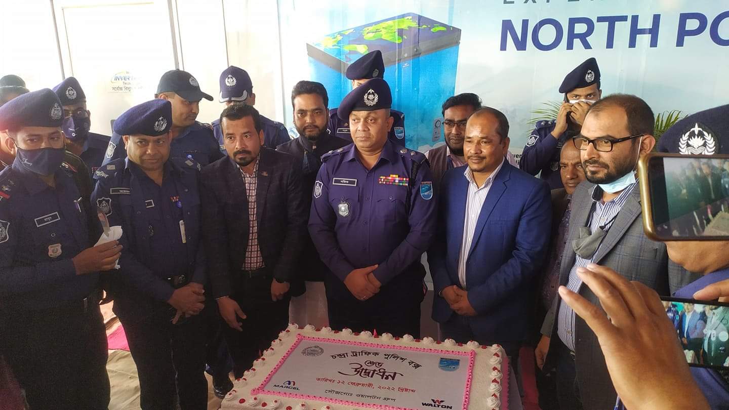কালিয়াকৈরে  ট্রাফিক পুলিশ বক্স উদ্বোধন